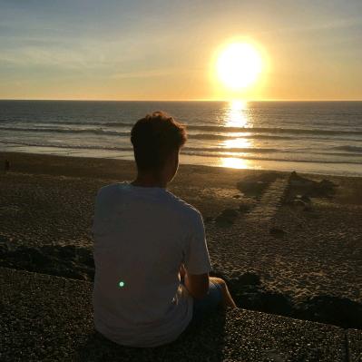 小卡（TK团播出海招新中）