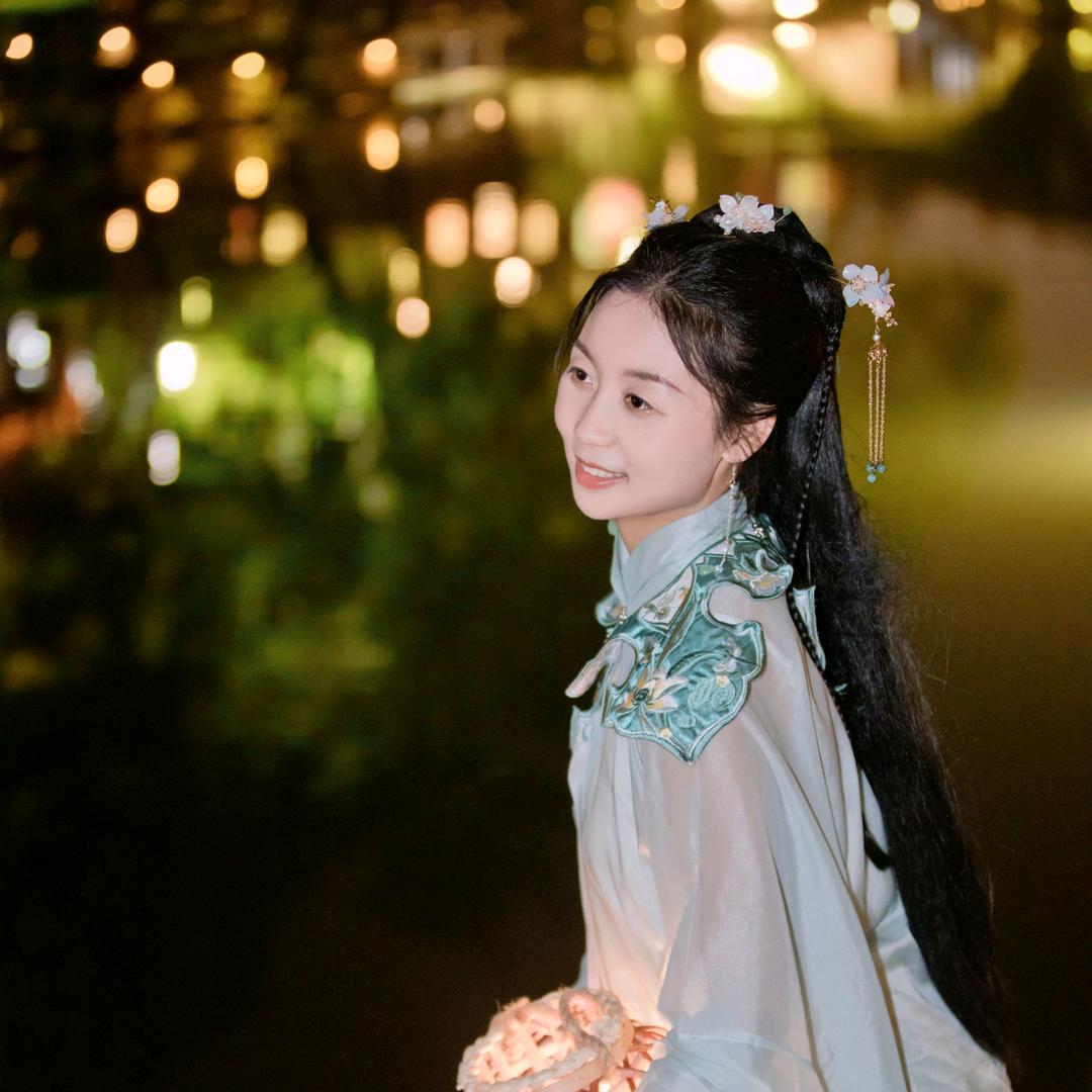 1900°的幸运女孩