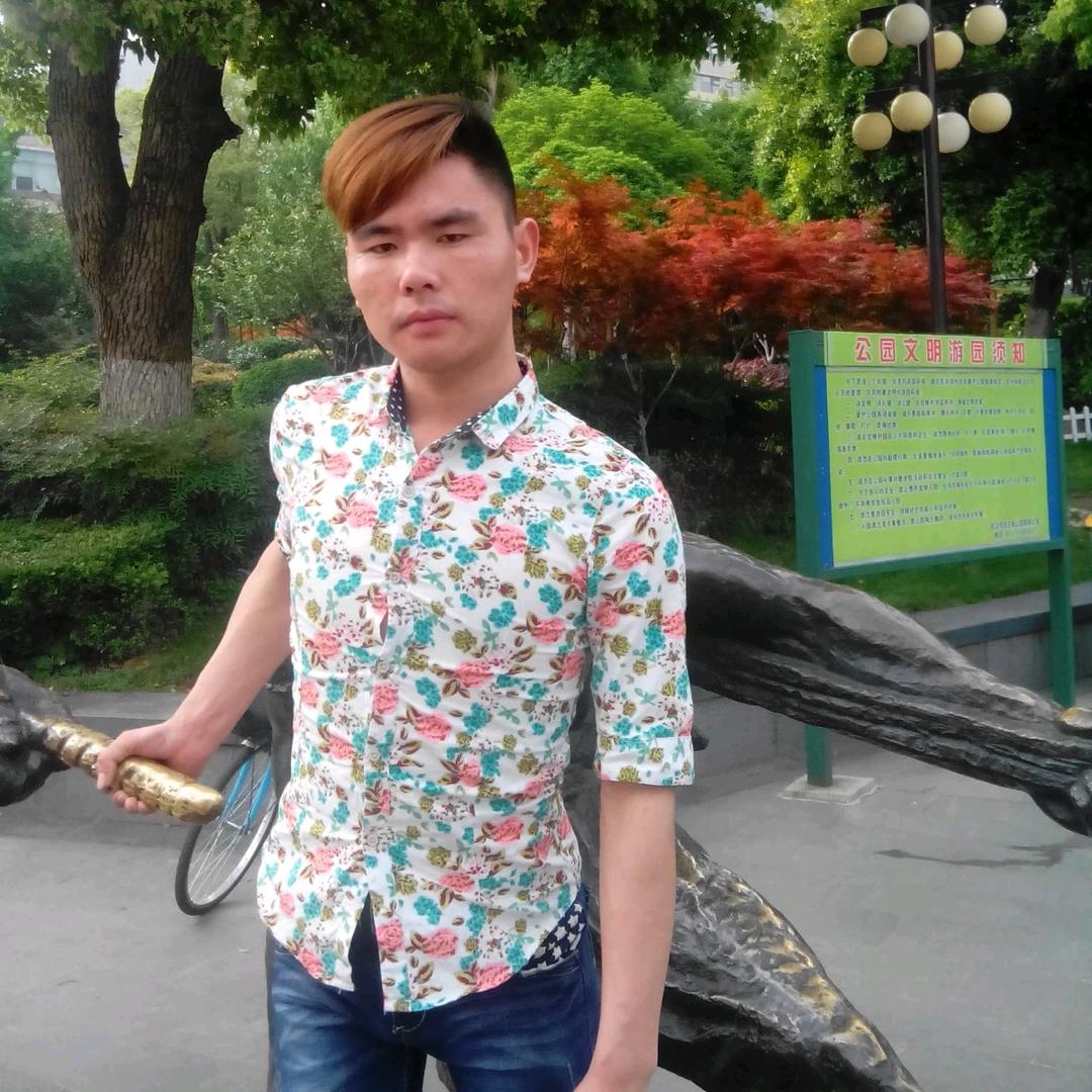 泪水滑过脸颊