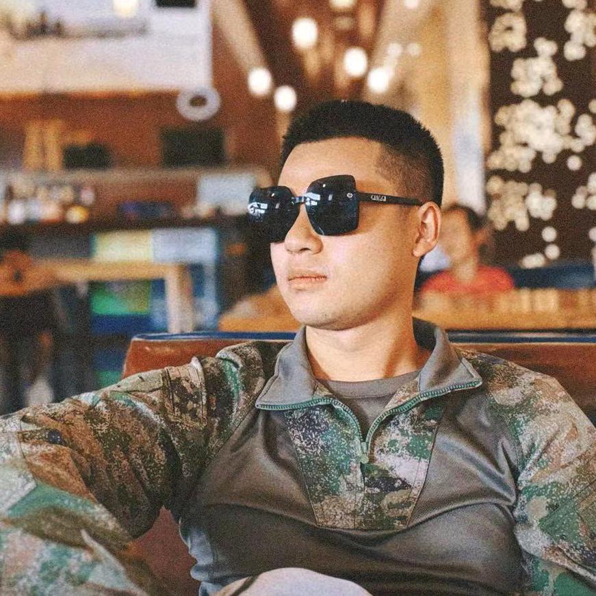 高新区少年军体能杨教练