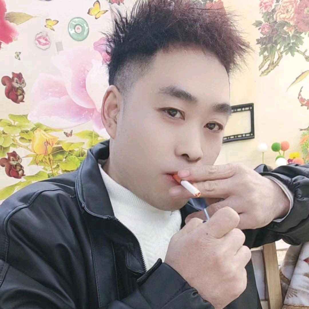小 周 哥