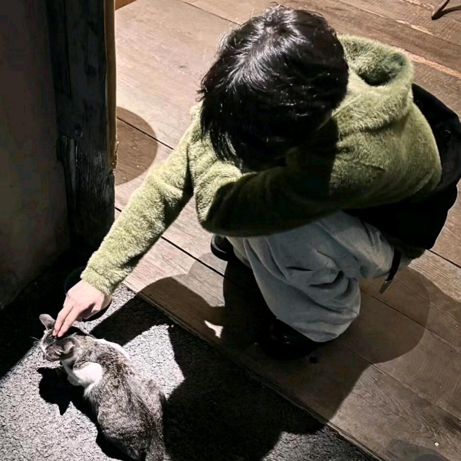 小新^O^