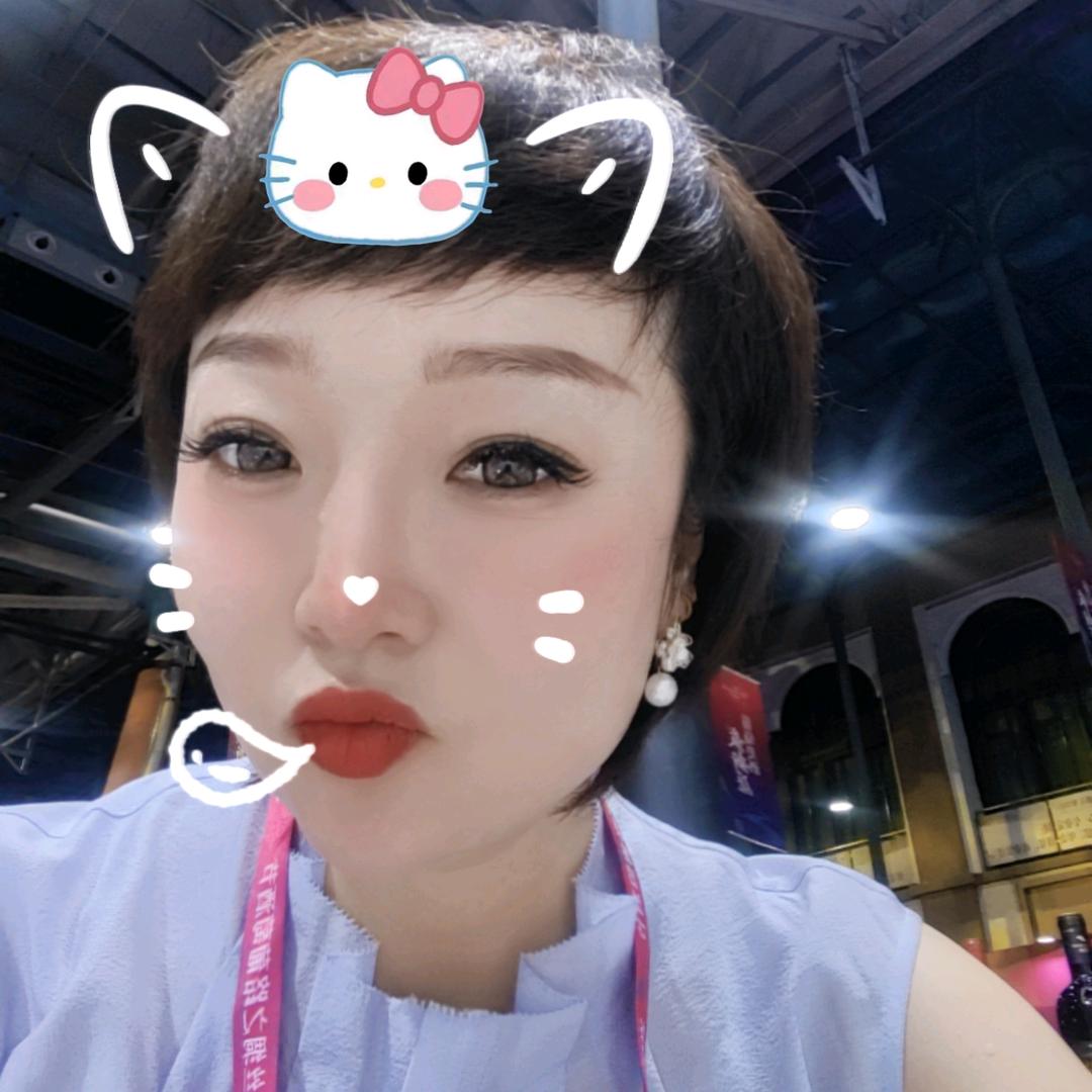讲柯柯牙故事的绿姐姐