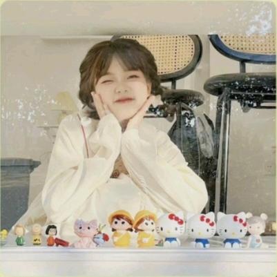 奥特曼变身成憨批