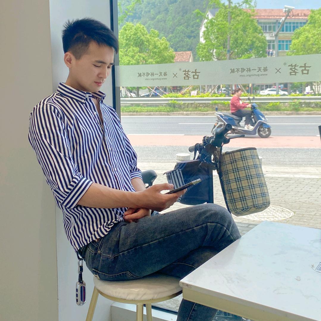 S谁是谁的谁…..