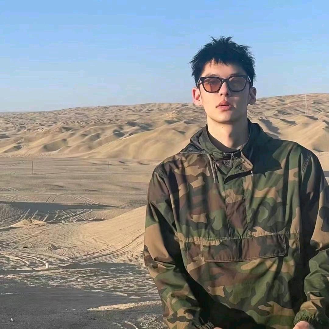 不爱笑的羅先生