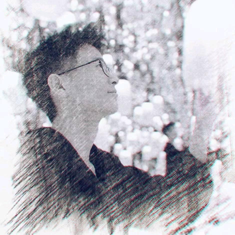 🎶四～🍭(被抱过的快乐小手办)