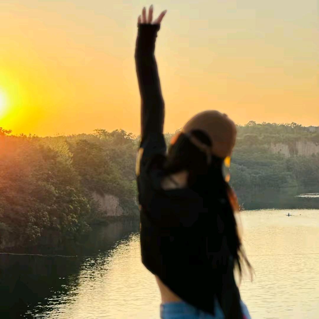 乡村大学生的头像