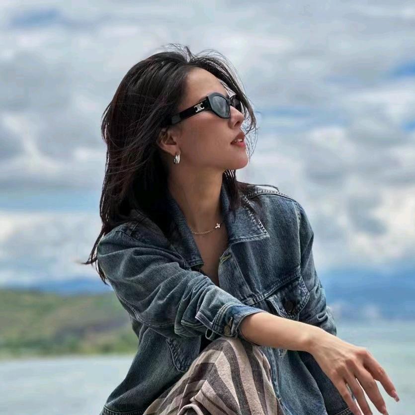 魏老板w腔调穿搭