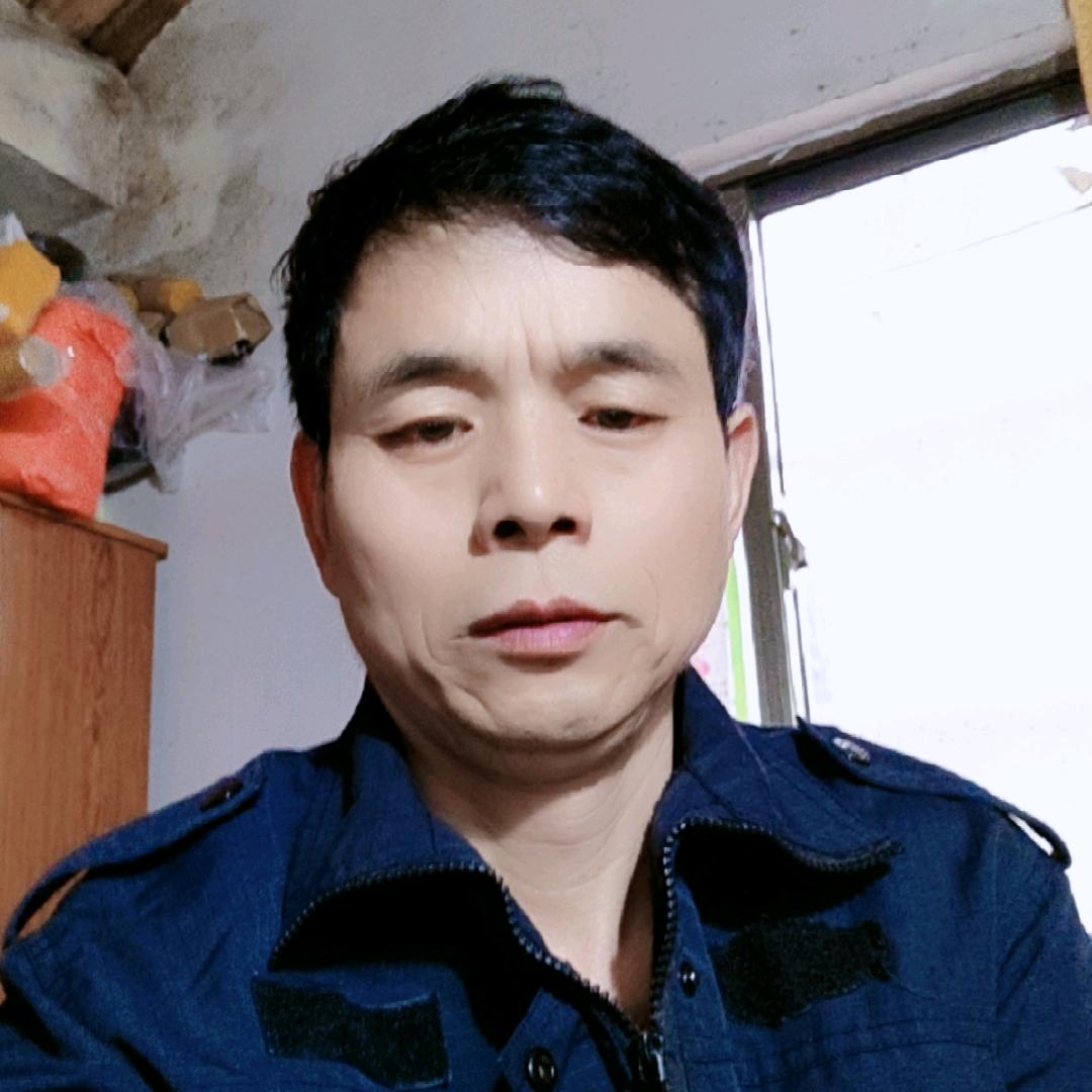 唱伤感歌者流浪大叔