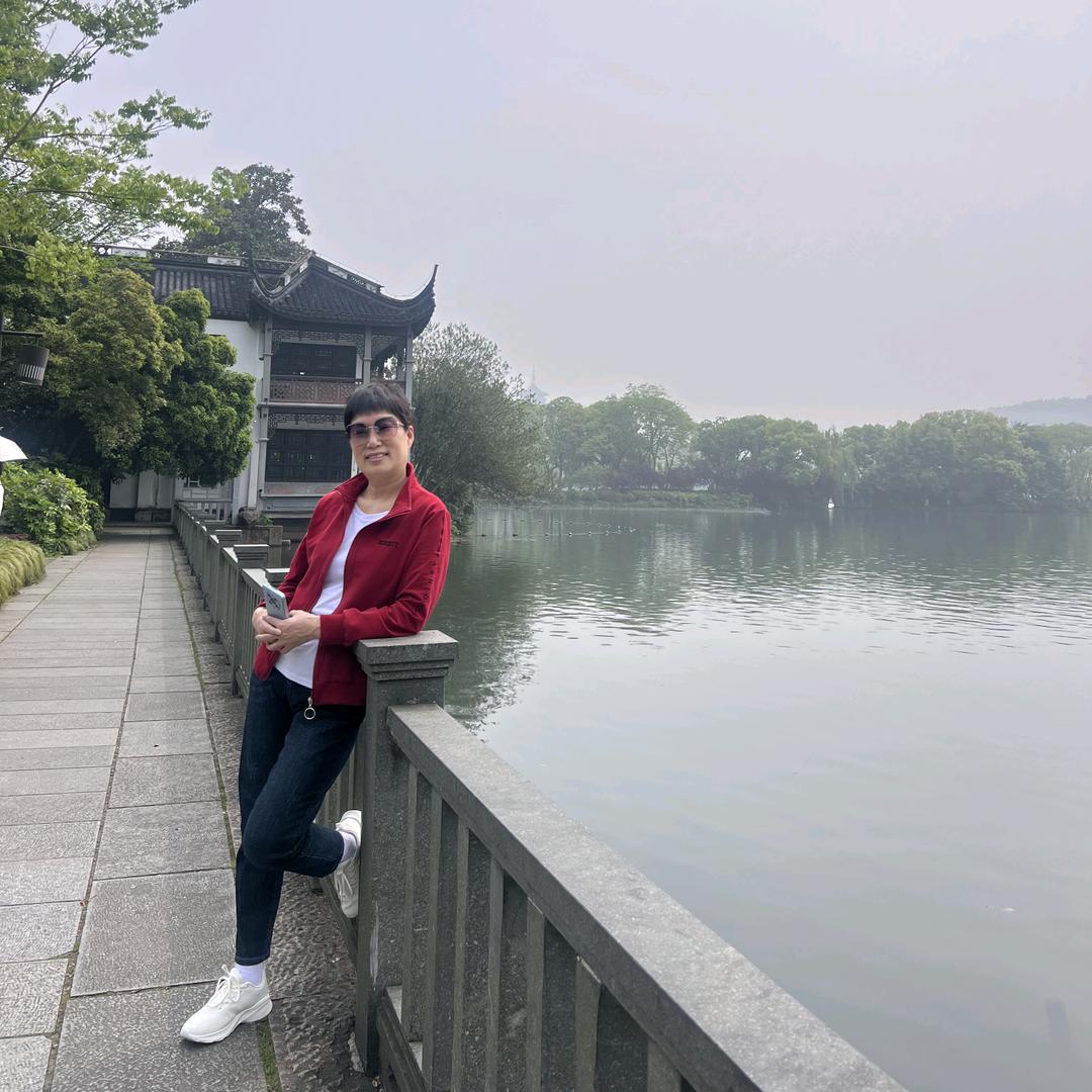 蒙娜丽莎的微笑🇨🇳