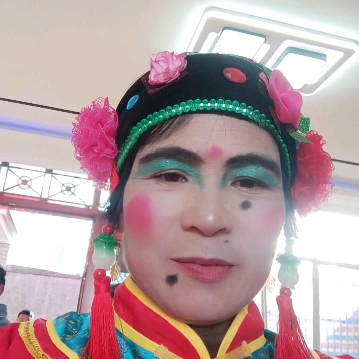南张营黄毛秧歌队