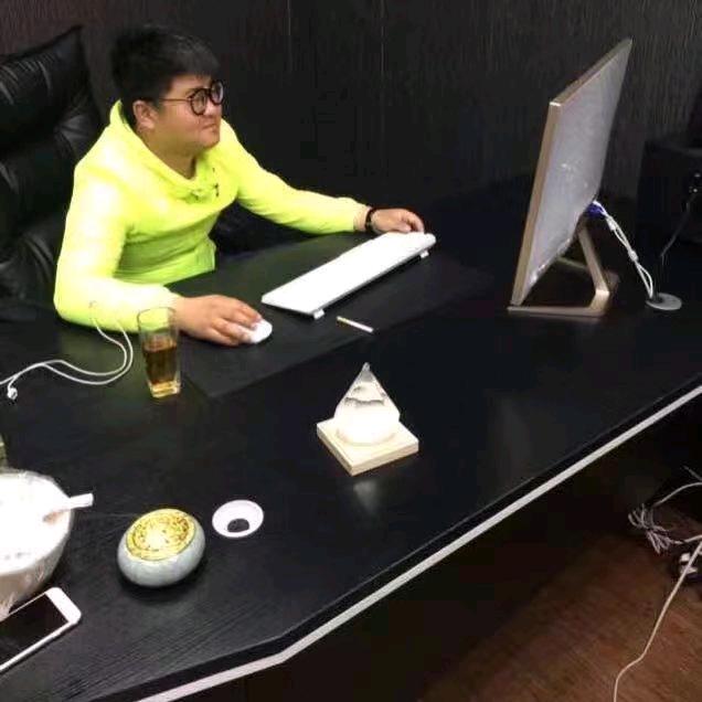 小*黑