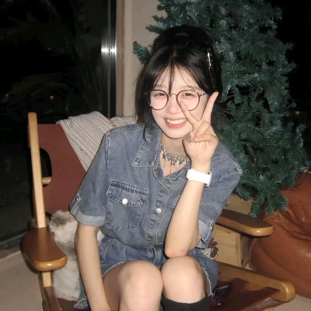 香菇戴我和小饼吃蛇煲饭