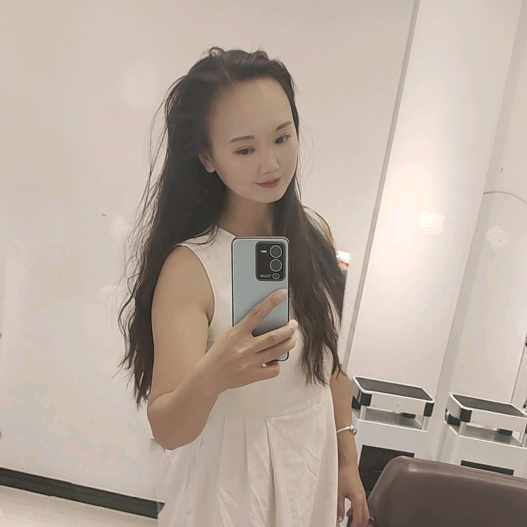 陈  悠