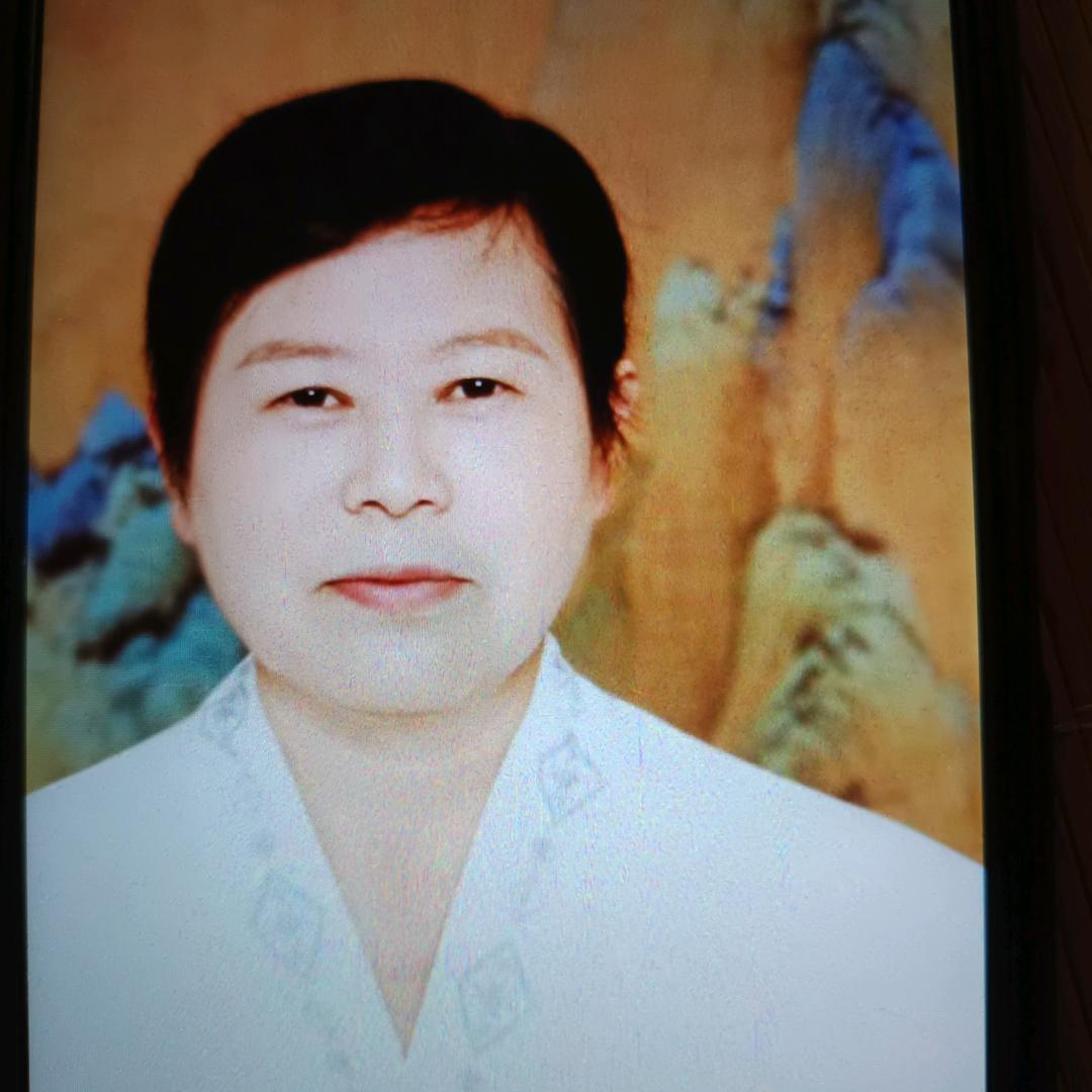 何姐