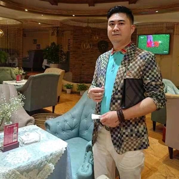 潘先生：独闯迪拜。