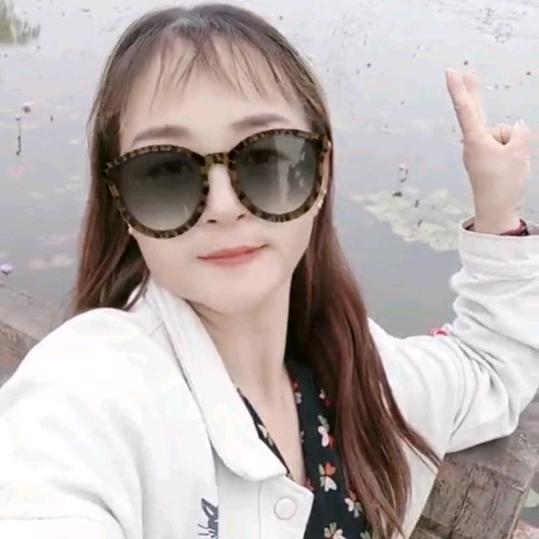 坚强的女孩儿。