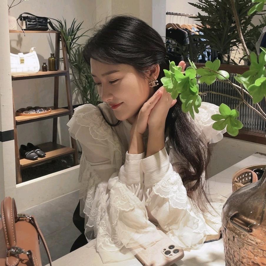 小疯子🍃⁹²⁷⁷