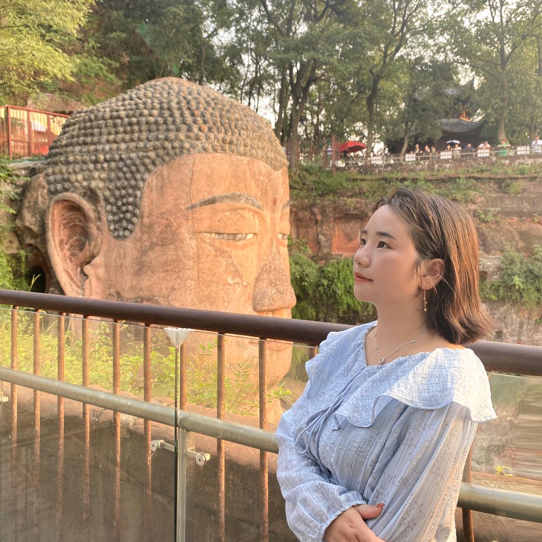 轥