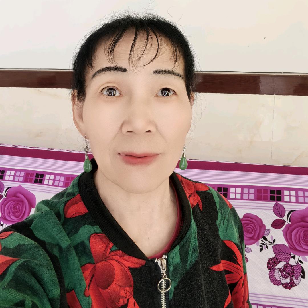 周五姐（上午9：20开播）聊天主播