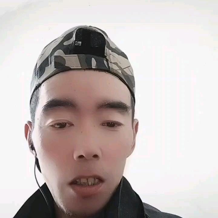 和峪村人，雷俊明