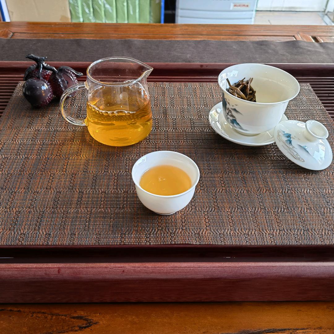 小张爱喝茶