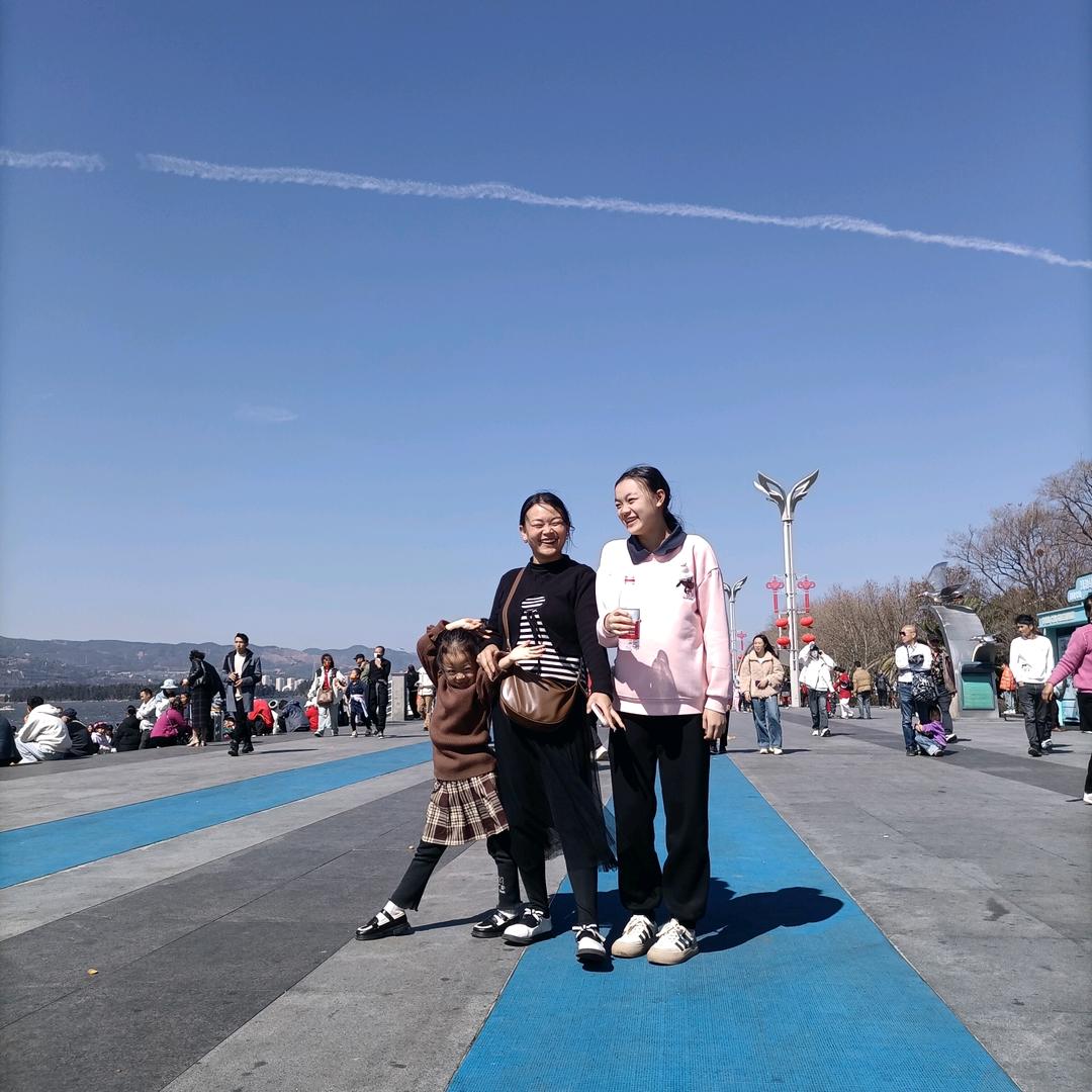 @莉莉