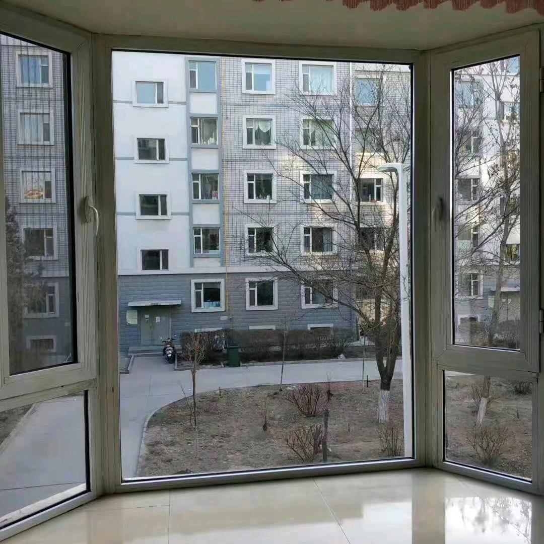 专业擦玻璃，搞卫生，清洗门头，清洗地