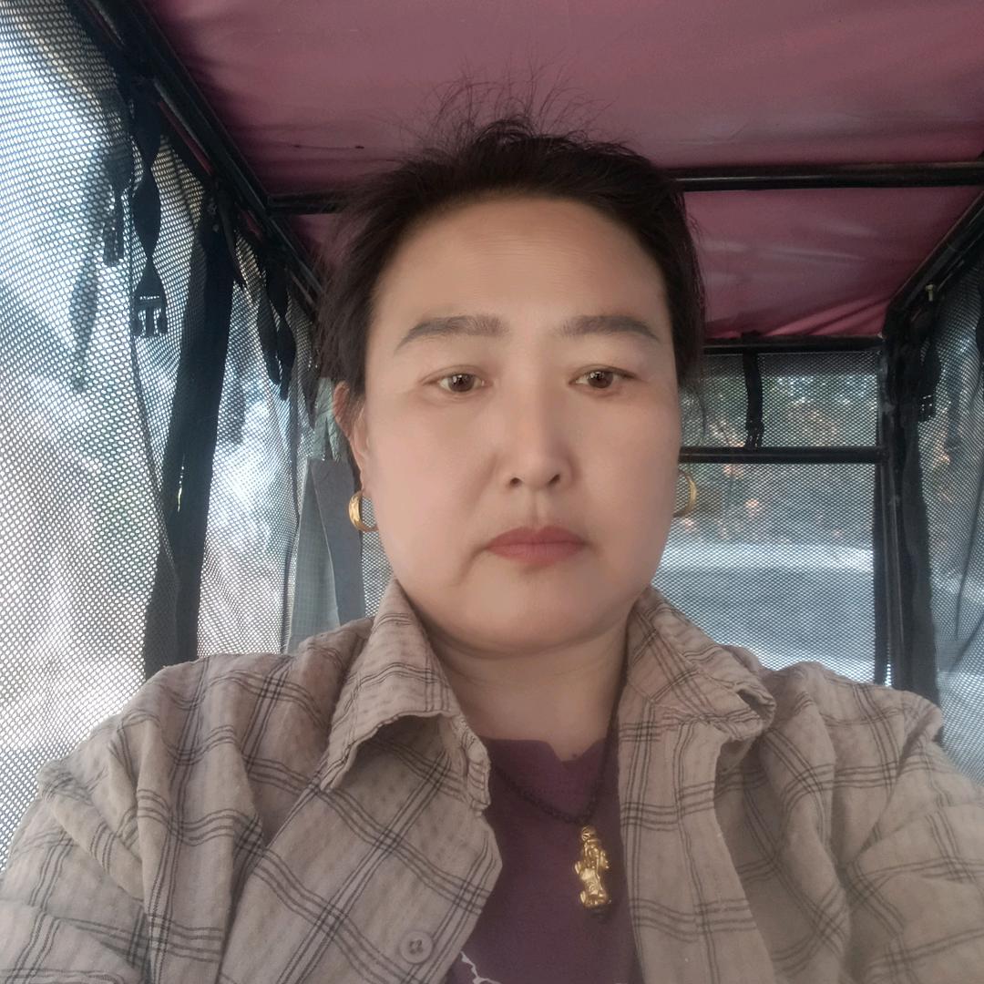 小米乐的奶奶爱唱戏