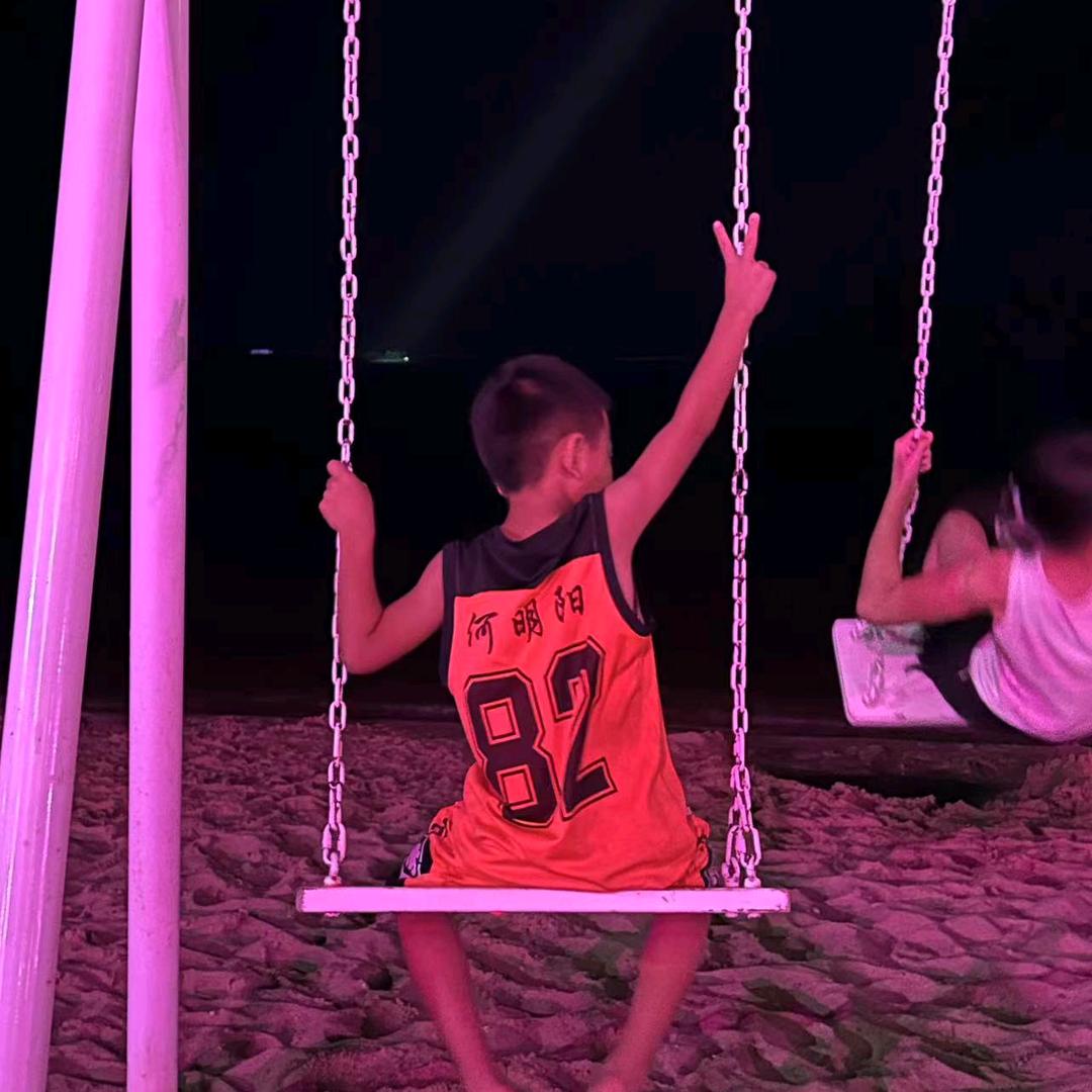 篮球男孩⛹🏻小何同学