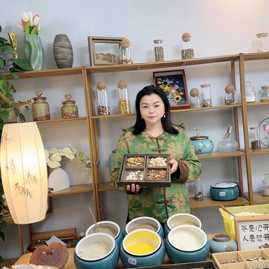 爱美女士