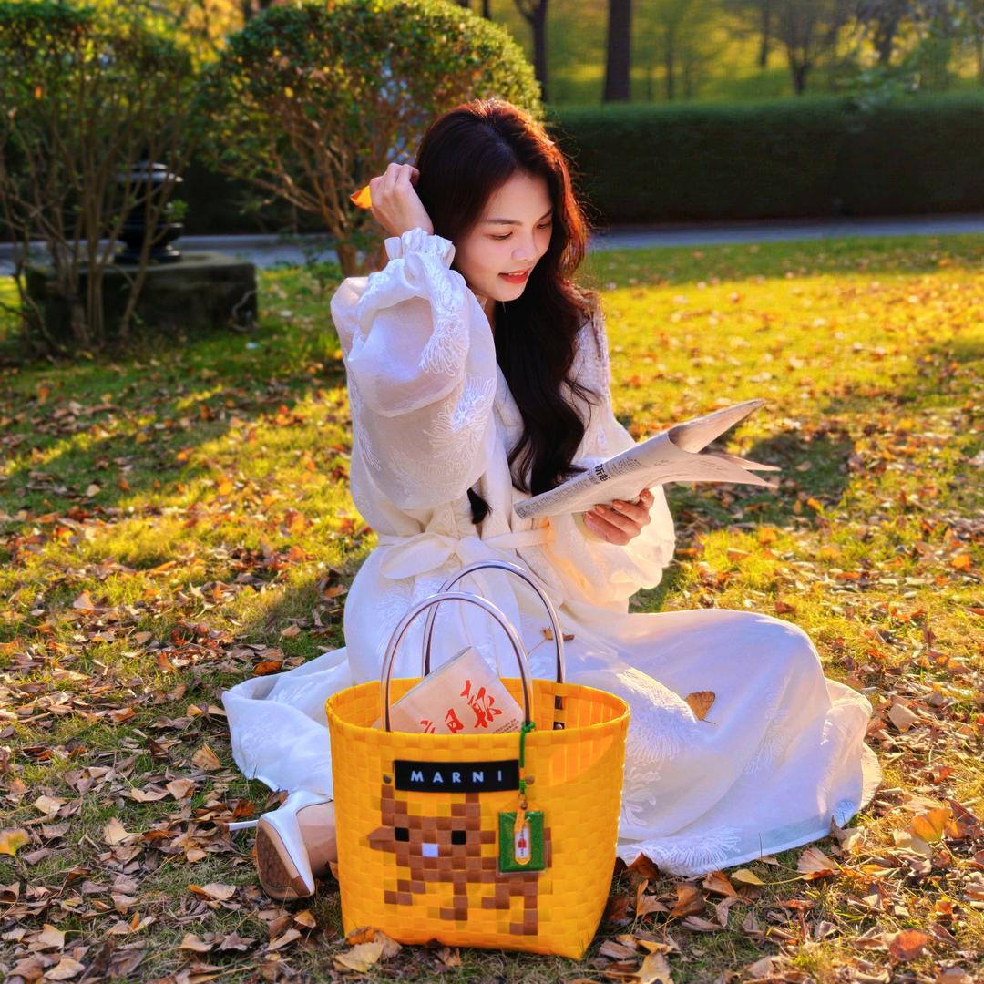 いจุ๊บ甜茶女孩