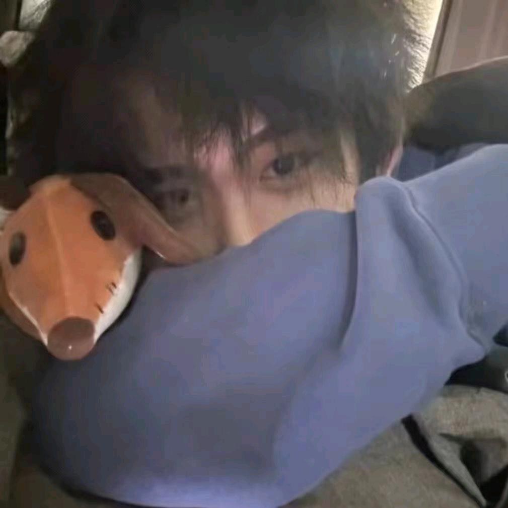 灵均.