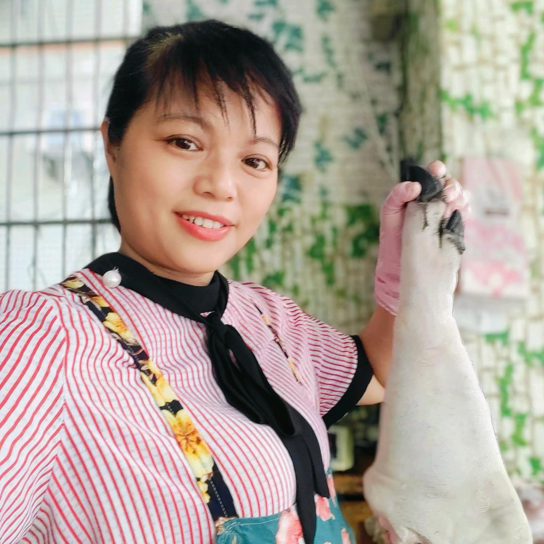 海口花姐(早上6点10分直播)