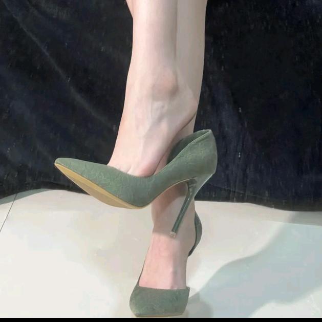苏苏女王一个人好起来