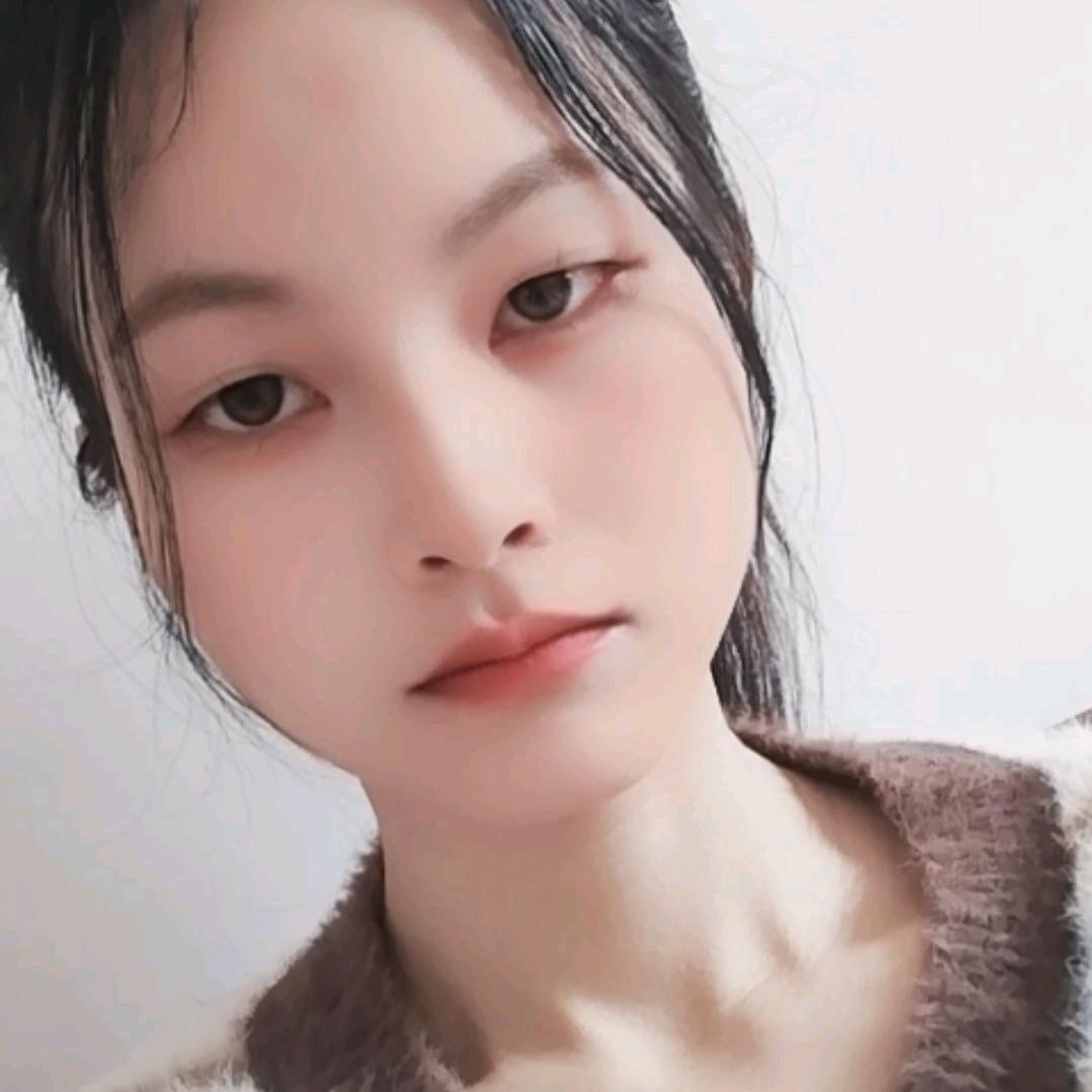 喜欢红元帅的关小月头像