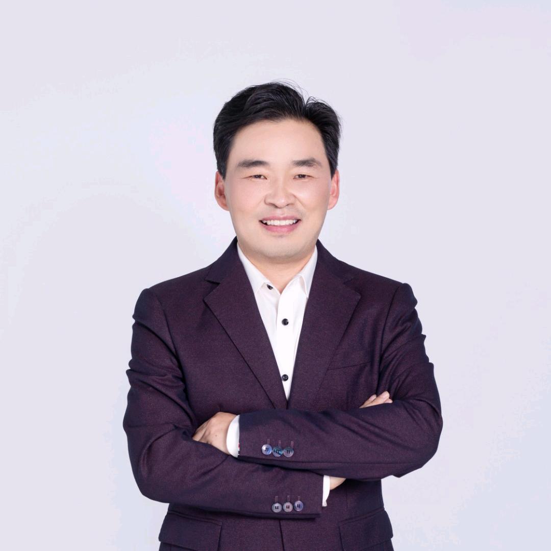 送礼大叔《地摊护肤总教练》
