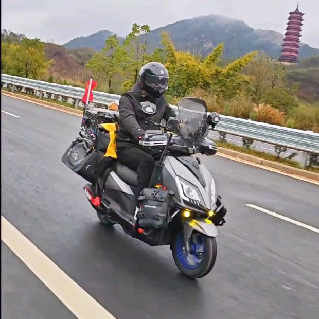 铃木摩托车-木木