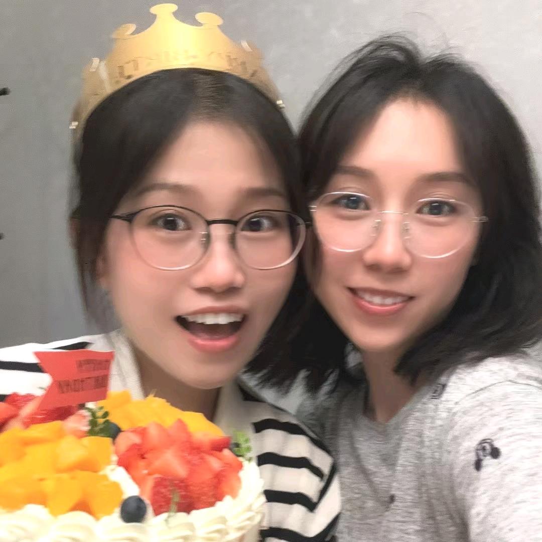 憨憨姐妹