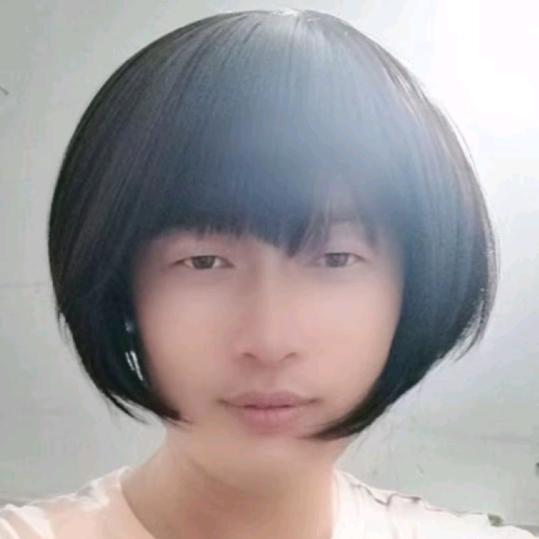 男扮女装军军