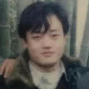 满脸灰陈