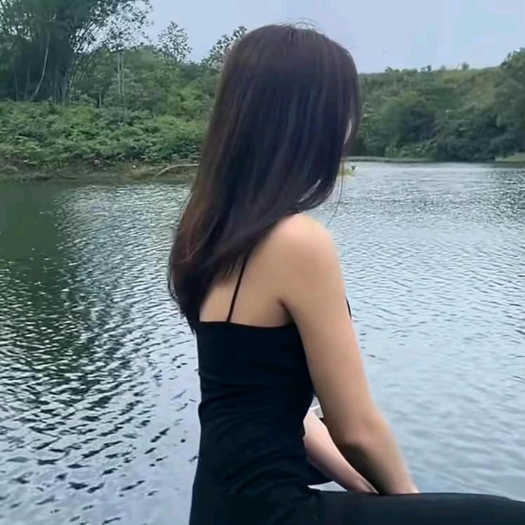 莹莹爱钓鱼🎣