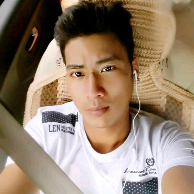 拼搏中的九零後