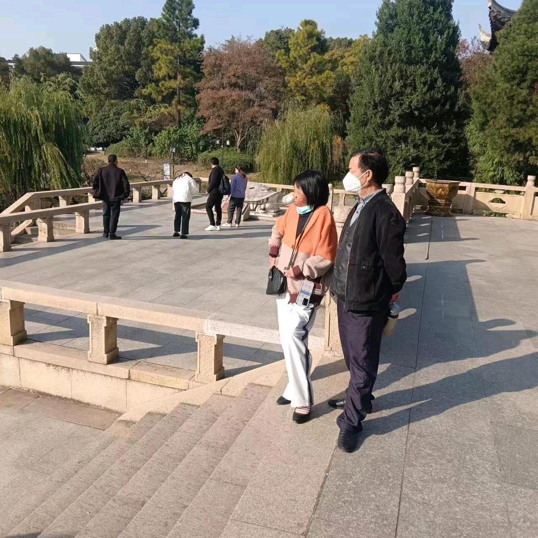 坚强丽丽