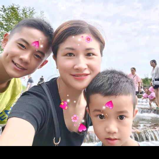 虎牙兴(何先生)