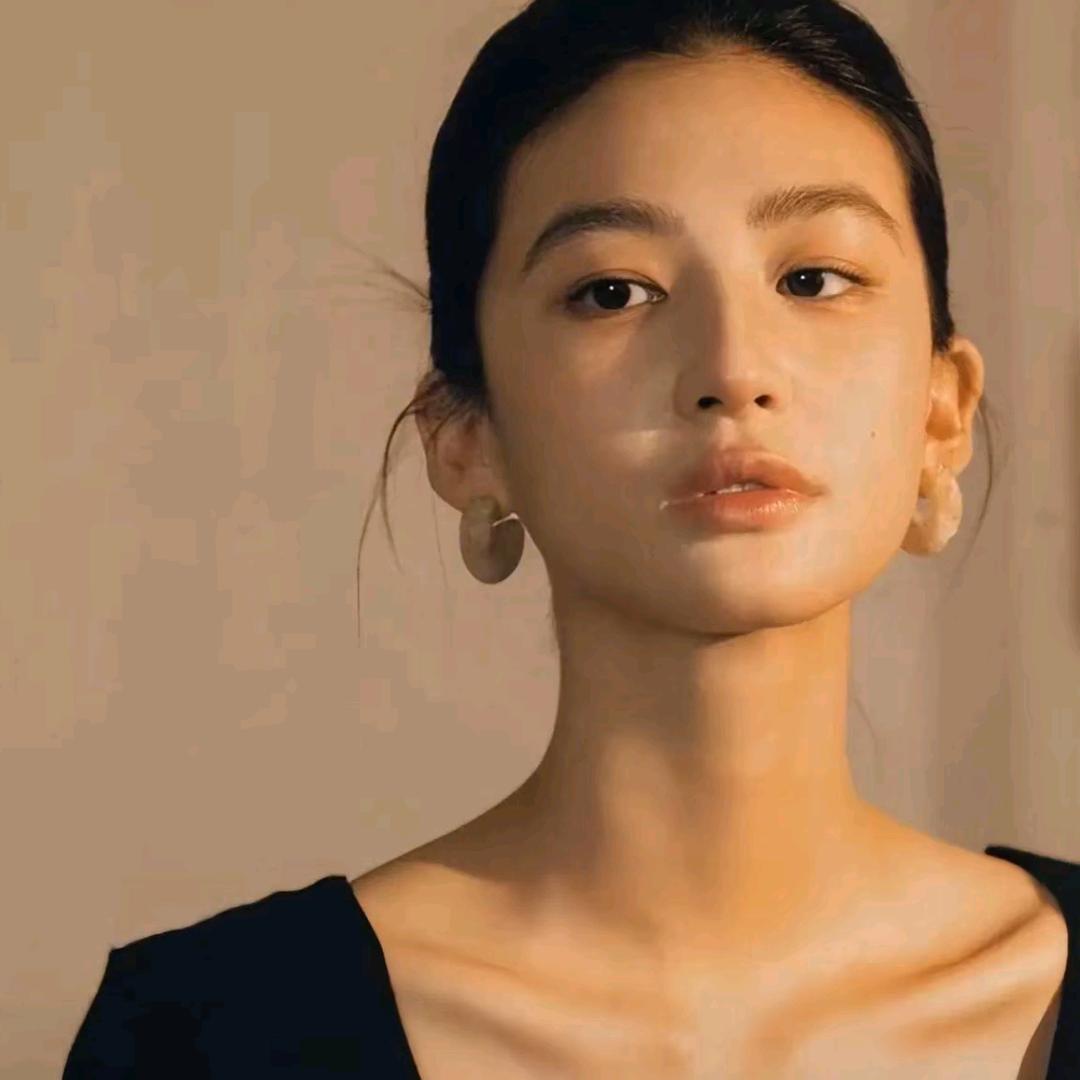 靝厸