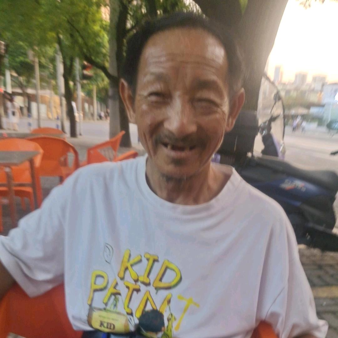 当年的傻子🎈