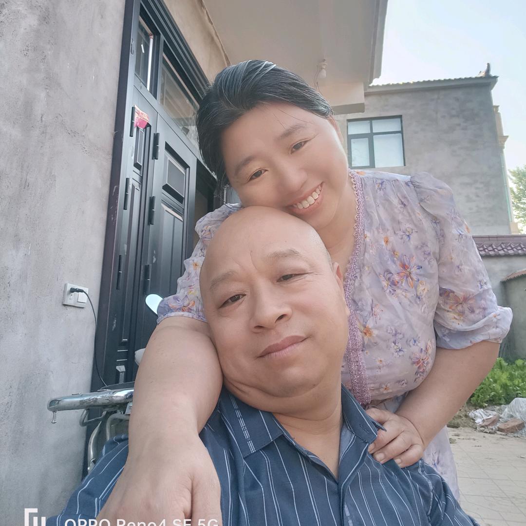 小杨哥夫妻俩