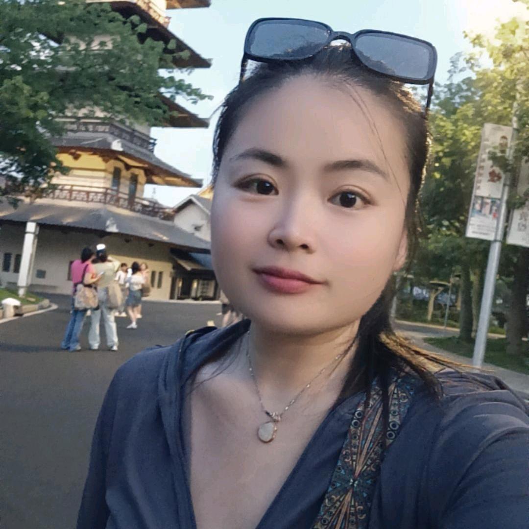 月半弯弯（210的大丽子）